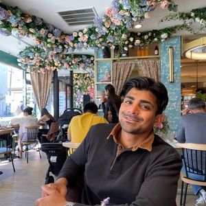 BLACK WITH BROWN COLLAR SHIRT/SWEATER